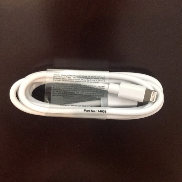 Airdinstinc USB iPhone & iPad charger - Picture 2 of 3